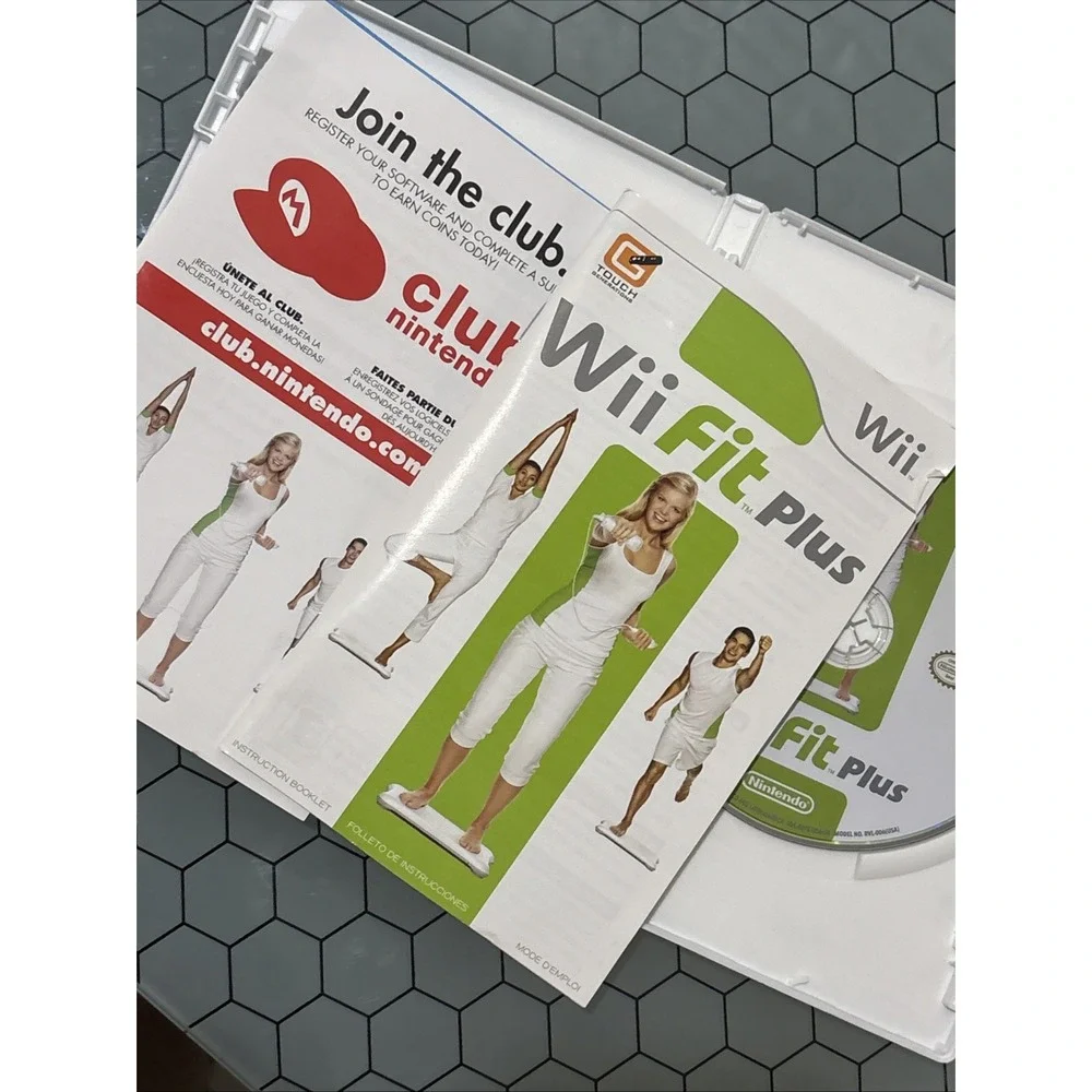 Wii Fit Plus (Nintendo Wii, 2009) VG Condition, Complete w/ manual,‎ TESTED